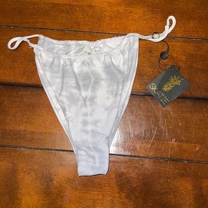 SKATIE Bobbi Bottom Silver Lake NWT L
